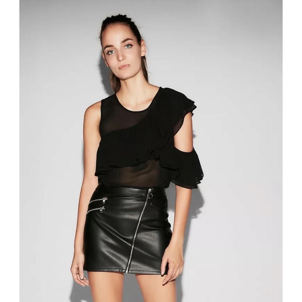 NWT Express Sheer Ruffle Sleeveless Blouse Small